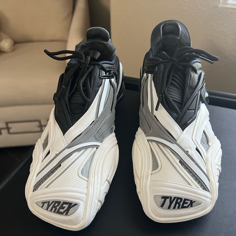 Balenciaga designer women tennis shoes size 39